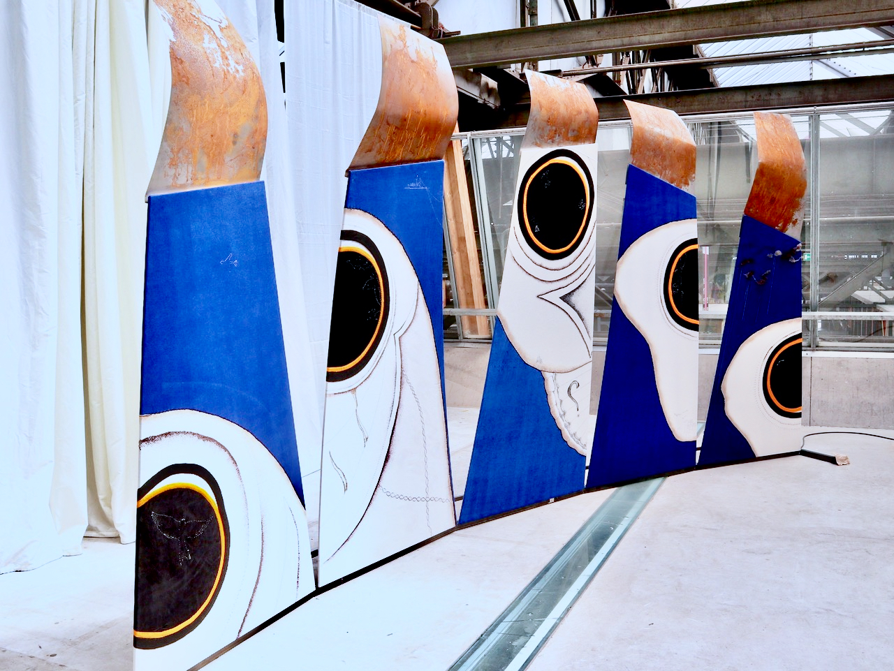 Butterfly Effect, kinetic, steel, textile, wood, motor, 250 x 530 x 110 cm, Helena Kaori Maeda and Frank Hietbrink